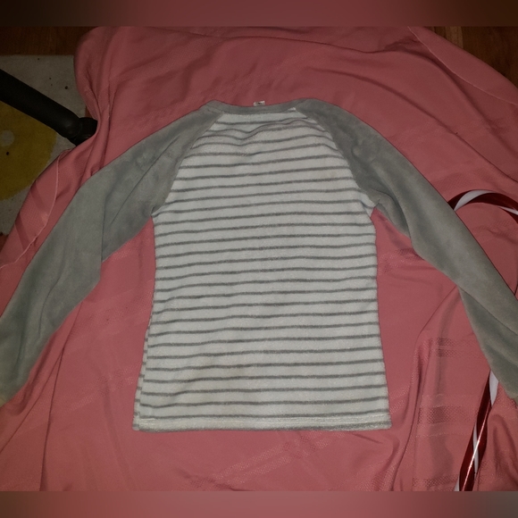 Here or their sweater - Picture 2 of 3